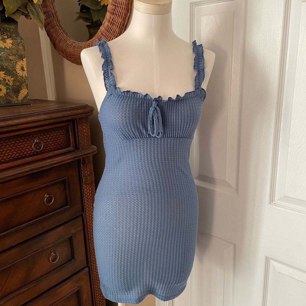Blue waffle print spaghetti strap dress size small fitted